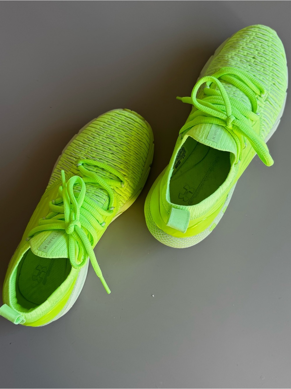 UNDER ARMOUR | Neon Lime Lace-Up Sneakers